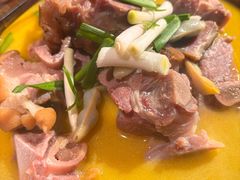 -帅巴人舅母子腊蹄民俗村