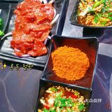 贵州小豆腐烤肉吃着也太爽了吧