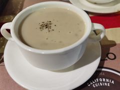 奶油蘑菇浓汤-遇见西木美式餐厅(体育路店)