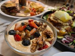 野莓核桃蜂蜜希腊酸奶-The Rug Cafe(王府中环店)