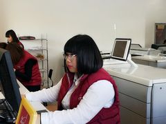 才华横溢的设计师-亮雅轩图文快印连锁24小时(百子湾苹果社区店)