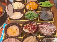 -赵美丽·重庆社区火锅·直营店(火车东站·中豪国际店)