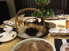 -余欢领鲜火锅(新街口店)
