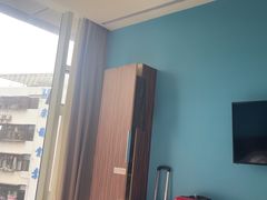 -卡罗酒店(东门晒布地铁站店)