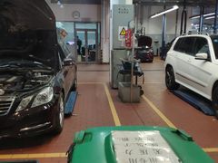 -奔驰北京极光星徽(四元桥店)
