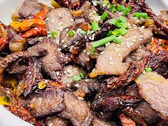 辣香牛干巴-蔼若春.传承三十年云南菜(金碧公园店)