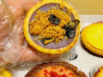 冬天来一口热乎乎的蛋挞再适合不过了