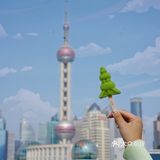 读酥世家绿豆冰糕与东方明珠合影，实在太好看啦[胜利]