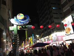 -六合夜市