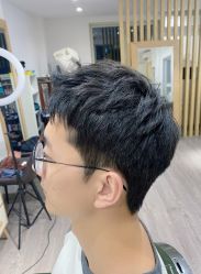 -15C7 男士理发馆 烫染专业店