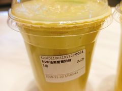 牛油果香蕉奶昔-Natural Moment天然果汁(天汇广场igc店)