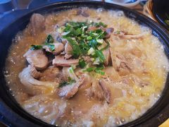 酸菜脱骨肘-胡家大厨(时光街店)