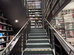 -钟书阁(群光广场店)