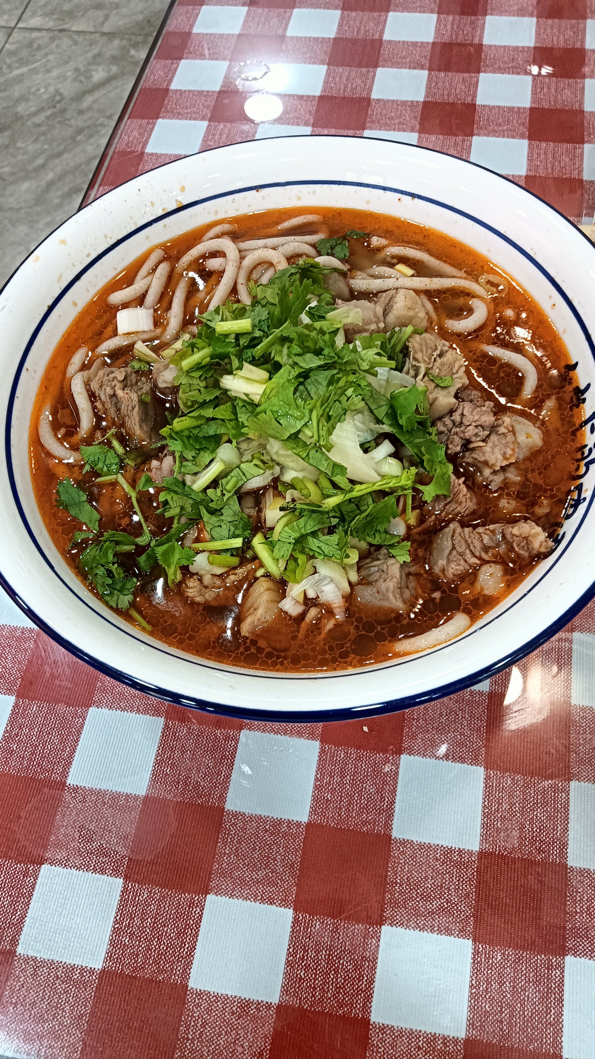 钟意雷记陕北羊肉面🍜,羊肉饸络香味四溢👍