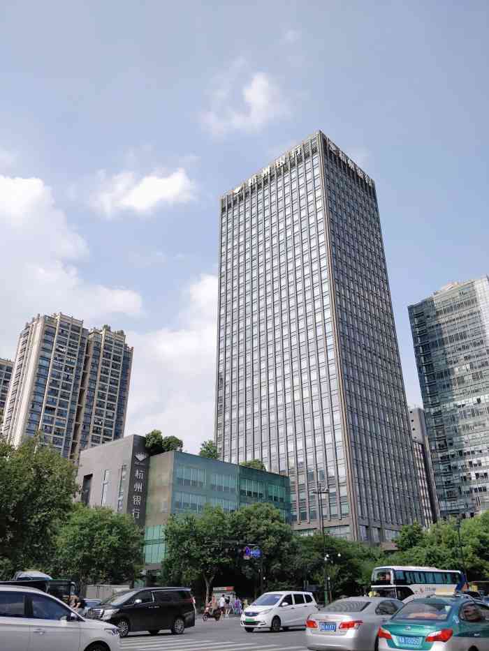 杭州银行(总行营业部)-"杭州银行信用卡,去年推广还是挺凶的.平时.