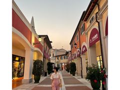 -佛罗伦萨小镇广佛名品奥特莱斯(疏港路店)