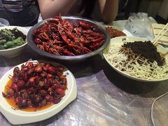 -巴厘龙虾·榜首油焖大虾(音乐学院·沿江酒馆店)