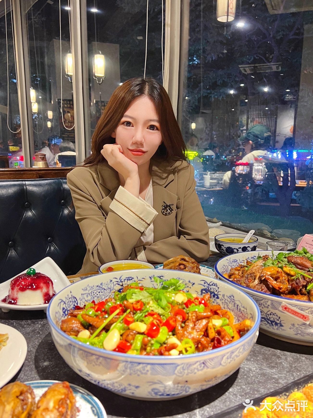 本是奔着麻辣香锅来的，最后被兔头折服[笑哭]