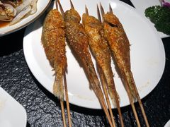 -河畔春天时尚餐厅