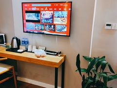 -艺漫酒店(苏州寒山寺狮山路地铁站店)