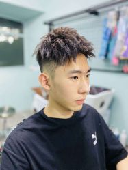 -15C7 男士理发馆 烫染专业店