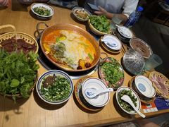 -洱火云南酸菜牛肉火锅(石景山当代商城店)