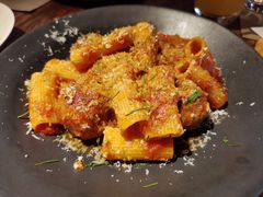 直通心粉配肉丸-Carbon莫卡哆·意大利复古集市餐厅(杭州大厦店)