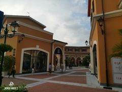 -佛罗伦萨小镇广佛名品奥特莱斯(疏港路店)