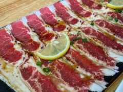 柠檬香草黑椒牛五花-小米烤肉-泥炉炭烤(常营店)
