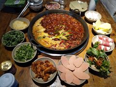 -四小区火锅·巷子里的重庆火锅(花照壁店)