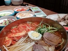 -明洞阿姨·韩式酱蟹烤肉·创意料理(三元桥店)