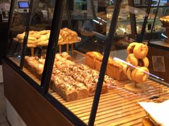 面包甜点陈列柜-Dough&Joe团憩(瑞虹天地月亮湾店)