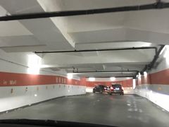 -万象城-停车场