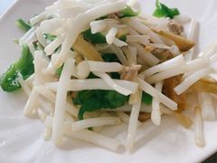 芦苇根炒肉丝-梦缘水乡·湖景餐厅