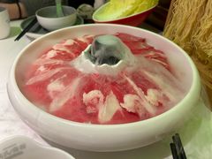 -洪氏嗨捞·广东猪肚鸡·椰子鸡火锅(西咸万象城店)