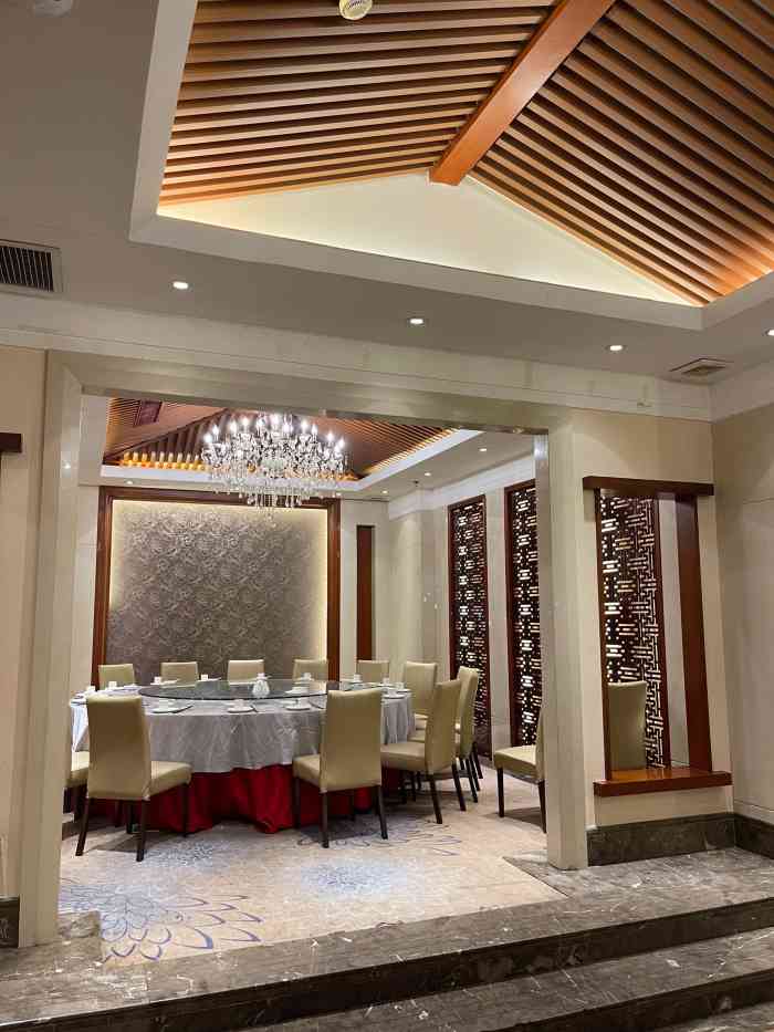 味国厨房新派粤菜馆(九鼎国际店)