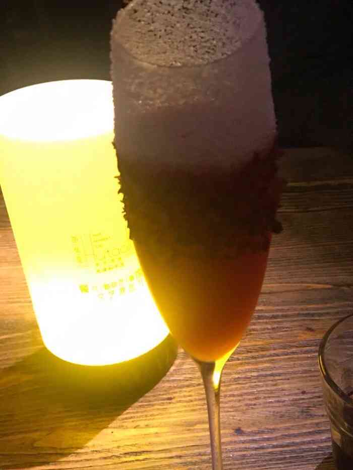 胡桃里音乐酒馆(和平店)-"菜品一般,酒水价位稍贵,环境不错,适合闺.