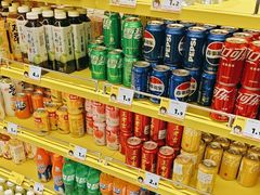 -咻啵翔翔零食基地(万达广场店)