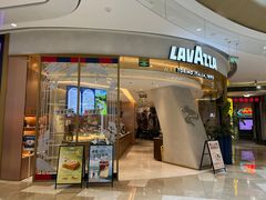 -LAVAZZA 拉瓦萨咖啡(北外滩来福士店)