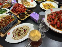 -肥肥虾庄·金牌油焖大虾(汉口城市广场店)