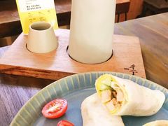 -彳亍咖啡·这里(水湾路店)