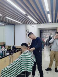 -纯剪男士理发馆·烫染专业店