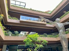 -瑞虹新天地月亮湾