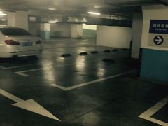 -中山公园-龙之梦停车场