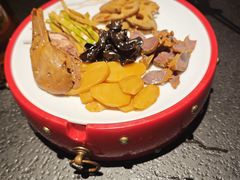 -万重锦·人文川菜馆(骡马市店)