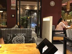 大堂-苹果树下艺术餐厅(宋庄店)