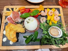 招牌小食拼盘-ALLORA意大利餐厅(丰盛里店)
