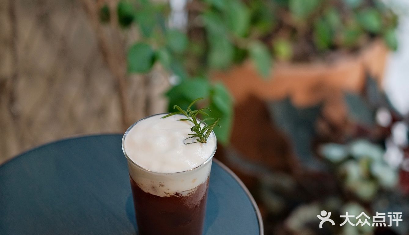 今年在「也在」喝到了秋天第一杯咖啡