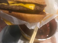 -麦当劳(轻轨曹杨路店)