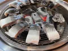 -围炉肉舍•炭烤活鳗•丹东海鲜烤肉(步行街店)